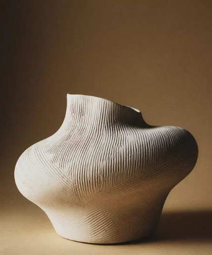 NEPRAVILNA KERAMIČKA VAZA