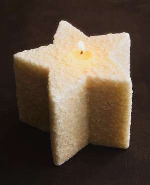 NOVOGODIŠNJA SVEĆA U OBLIKU ZVEZDE 2 kom