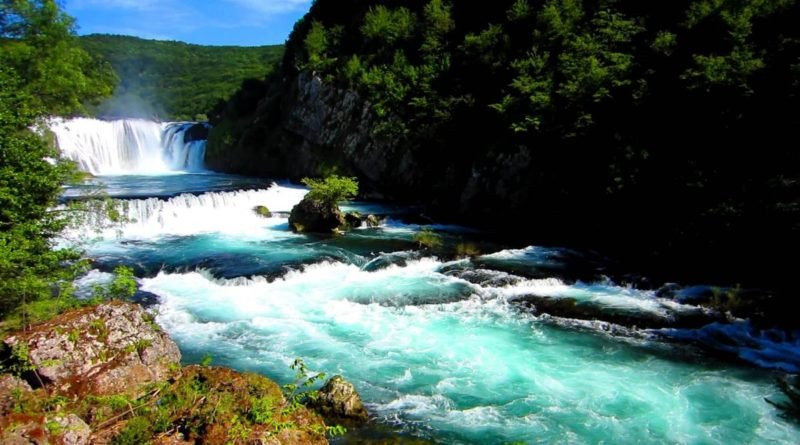 TRAVNIK – BIHAĆ – ZAGREB – JAJCE – NP UNA NP PLITVIČKA JEZERA 4 dana 3 puna pansiona
