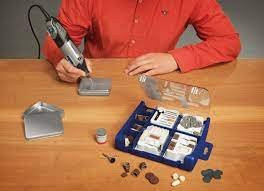 Dremel set višenamenskog Pribora od 150 delova (724)