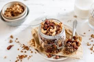 GRANOLA SA ORASASTIM PLODOVIMA