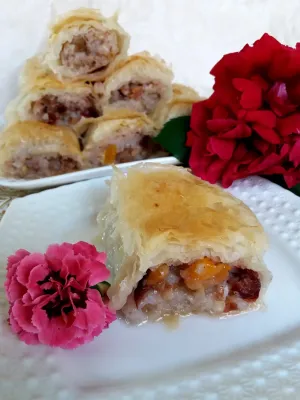 Baklava sa rizom i suvim vocem