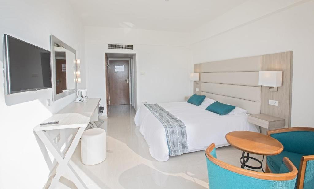 KIPAR - LIMASOL PARK BEACH 4*