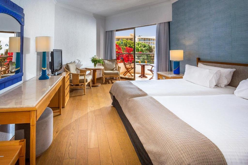 KIPAR - PAFOS - CORAL HOTEL 4*