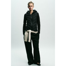 KONTRASTNA PROŠIVENA JAKNA